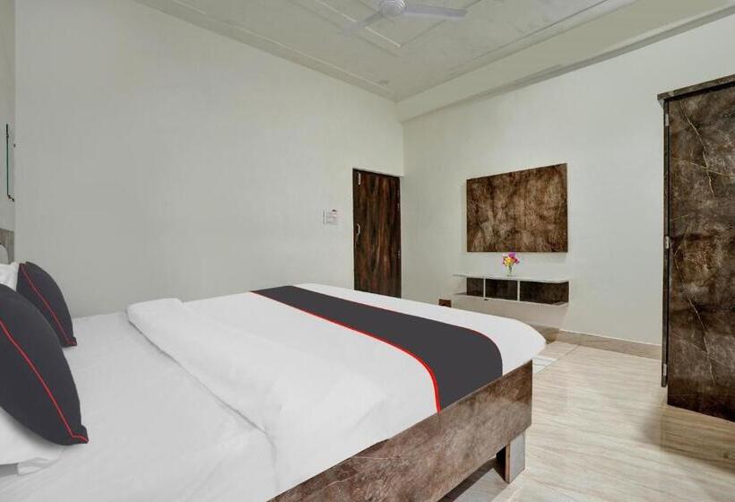 トリプルクラシックルーム, Collection O 80732 Hotel H B Palace Restaurant