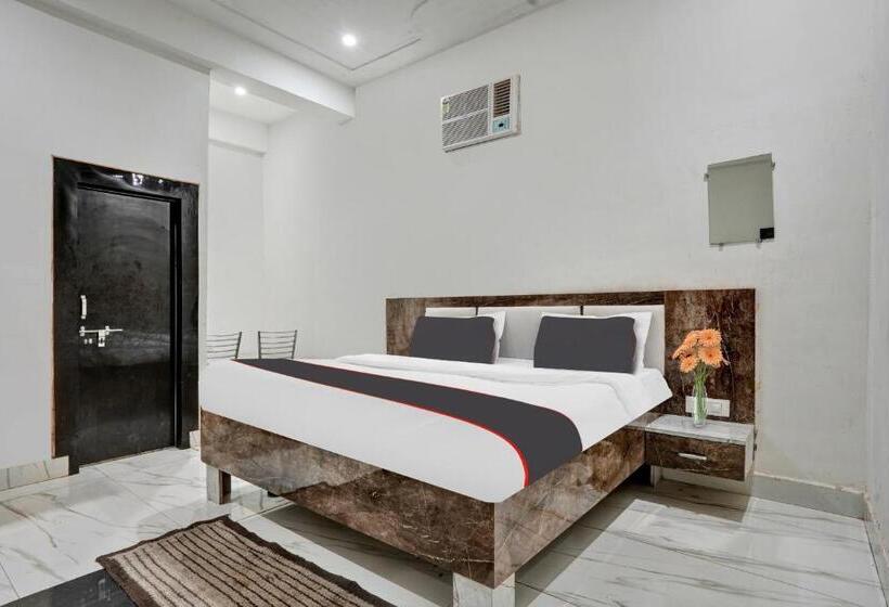 トリプルクラシックルーム, Collection O 80732 Hotel H B Palace Restaurant