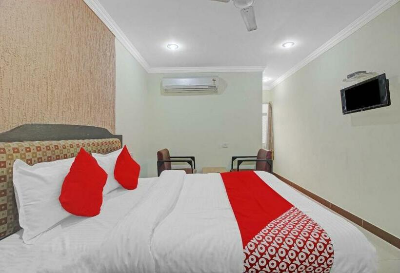 三人经典房间, O Kanak International