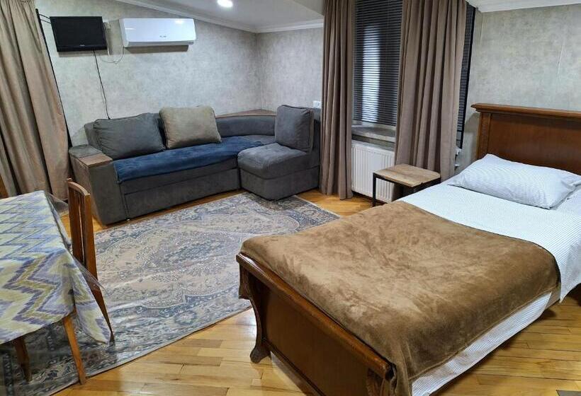 اتاق استاندارد با بالکن, Guest House 15a