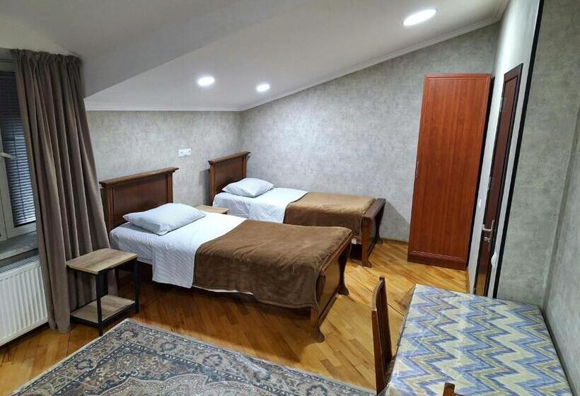 اتاق استاندارد با بالکن, Guest House 15a