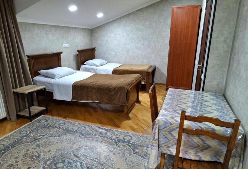 اتاق استاندارد با بالکن, Guest House 15a