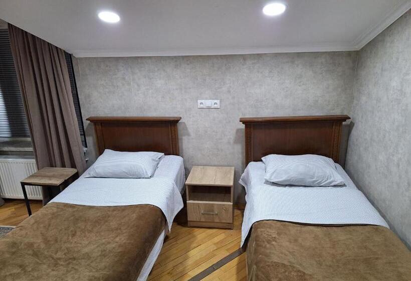 اتاق استاندارد با بالکن, Guest House 15a