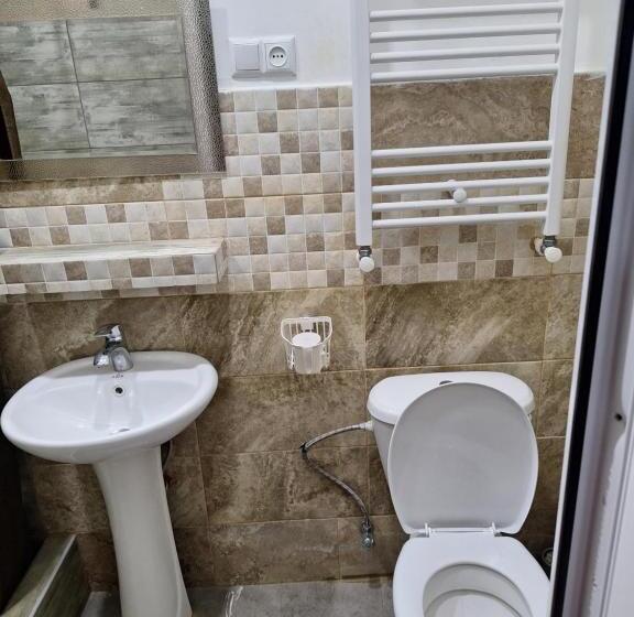 استودیو استاندارد با چشم‌انداز باغ, Guest House 15a