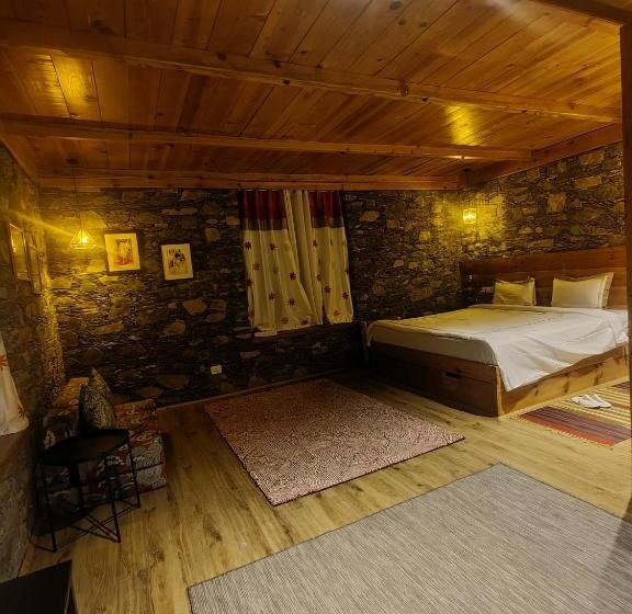 スリーベッドルーム　ヴィラ, The Rosly Estate