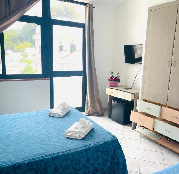 غرفة قياسية رباعية مطلة على الحديقة, Piccolo Paradiso Del Gargano