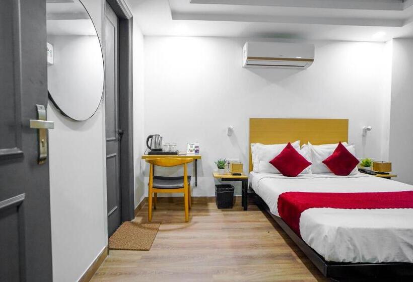 デラックスルーム, Saltstayz Golf Course Road