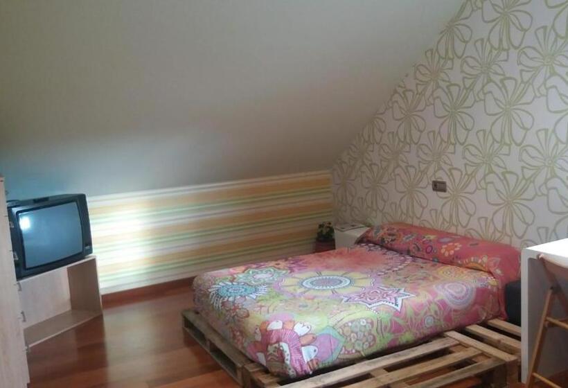 اتاق خانوادگی, Casa Aida