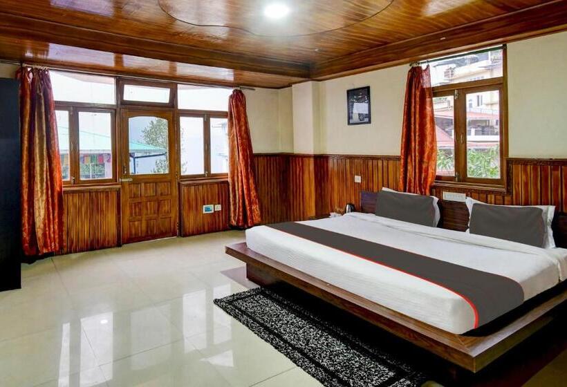 トリプルクラシックルーム, Collection O Hotel Heruka