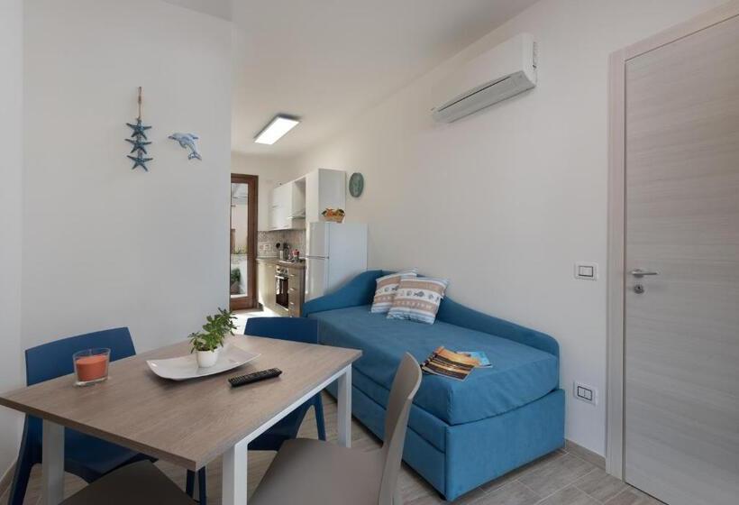 דירת חדר בקומת קרקע, I Tre Golfi   Via Salvatore Quasimodo