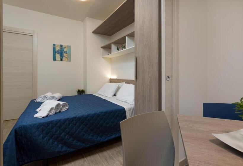 דירת חדר בקומת קרקע, I Tre Golfi   Via Salvatore Quasimodo