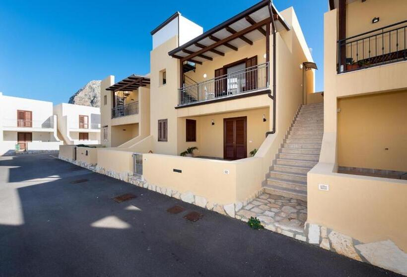 דירת חדר עם טרסה, I Tre Golfi   Via Salvatore Quasimodo