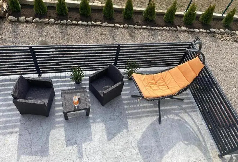 スタンダードトリプルルーム, Vila Davely