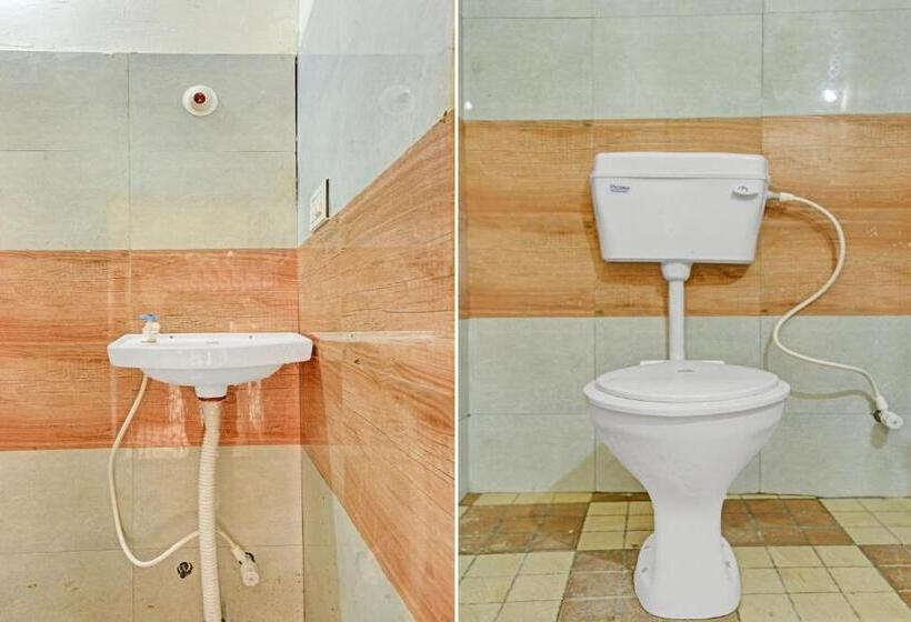 اتاق کلاسیک سه تخته, Flagship Hotel Shalimar Guest House