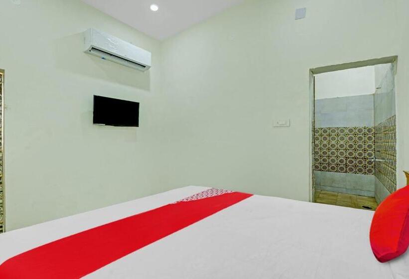 اتاق کلاسیک سه تخته, Flagship Hotel Shalimar Guest House