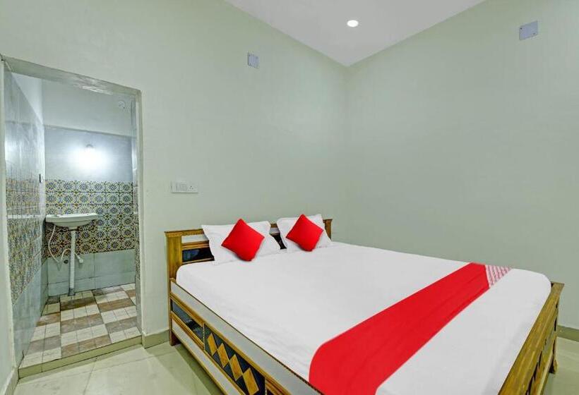 اتاق کلاسیک سه تخته, Flagship Hotel Shalimar Guest House