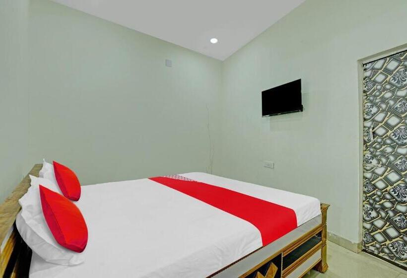 اتاق کلاسیک سه تخته, Flagship Hotel Shalimar Guest House