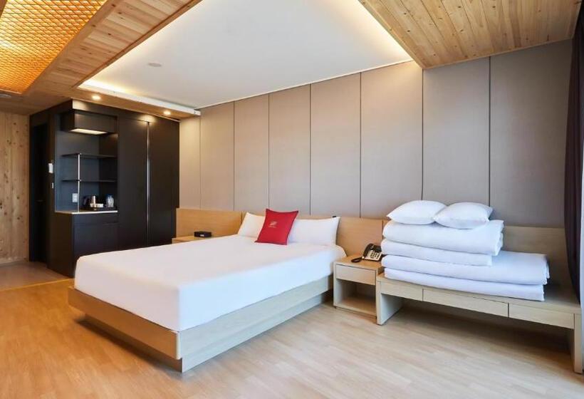 Семейный Номер, Chuncheon Eston