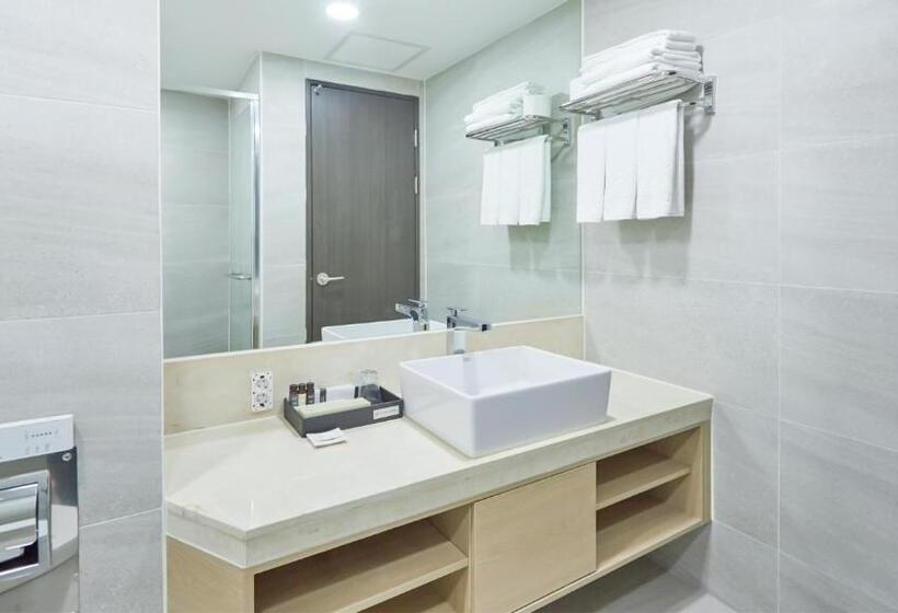 家庭间, Chuncheon Eston