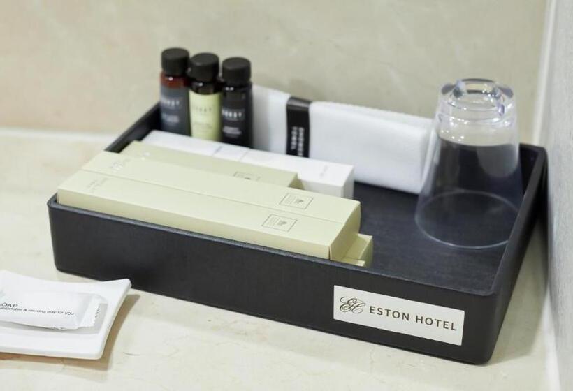 家庭间, Chuncheon Eston