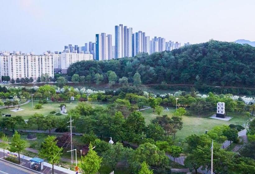 家庭房带园景, Chuncheon Eston