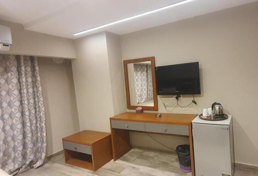 اتاق استاندارد با چشمانداز باغ, Garden City Plaza