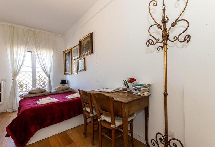اتاق استاندارد با بالکن, Artistic House