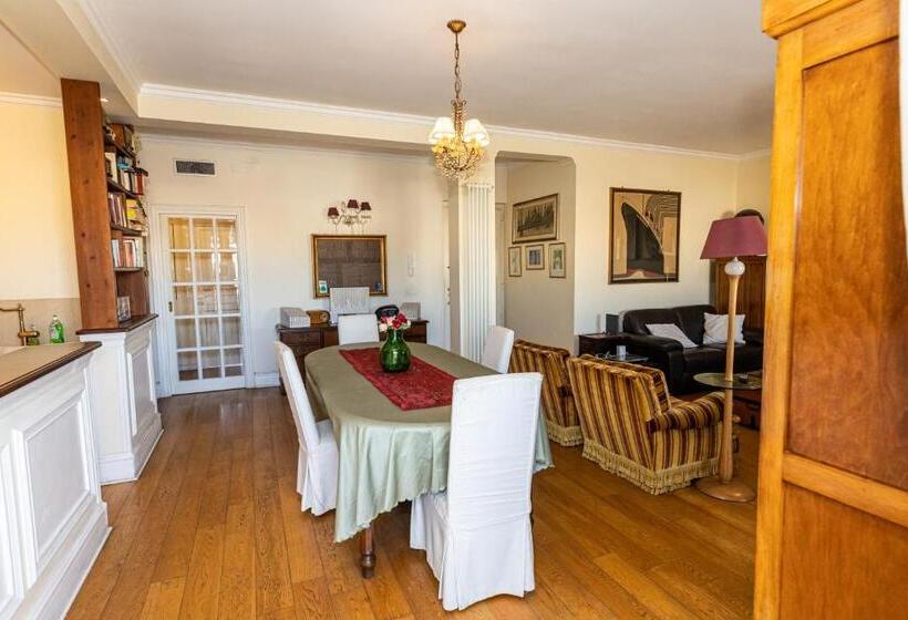 اتاق استاندارد با بالکن, Artistic House