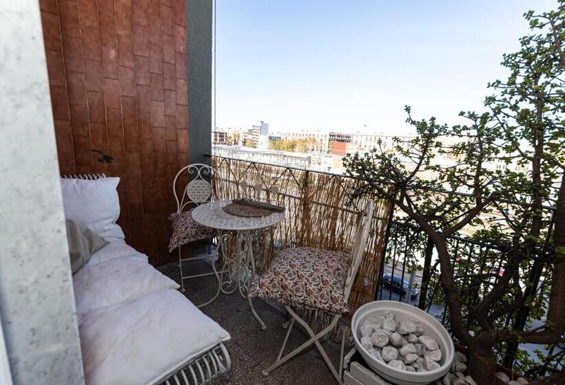 اتاق استاندارد با بالکن, Artistic House