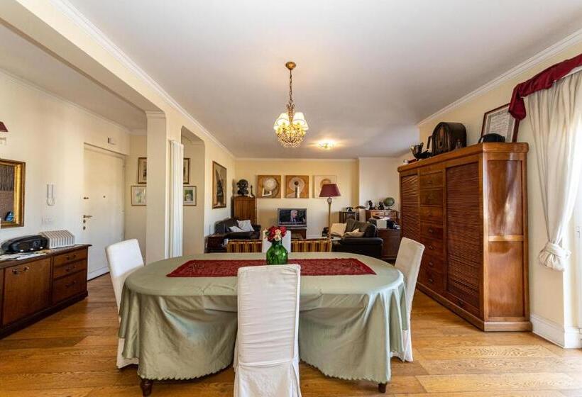 اتاق استاندارد با بالکن, Artistic House