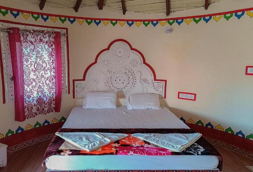 豪华房间, Dholavira Village Resort