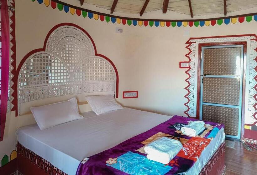 豪华房间, Dholavira Village Resort