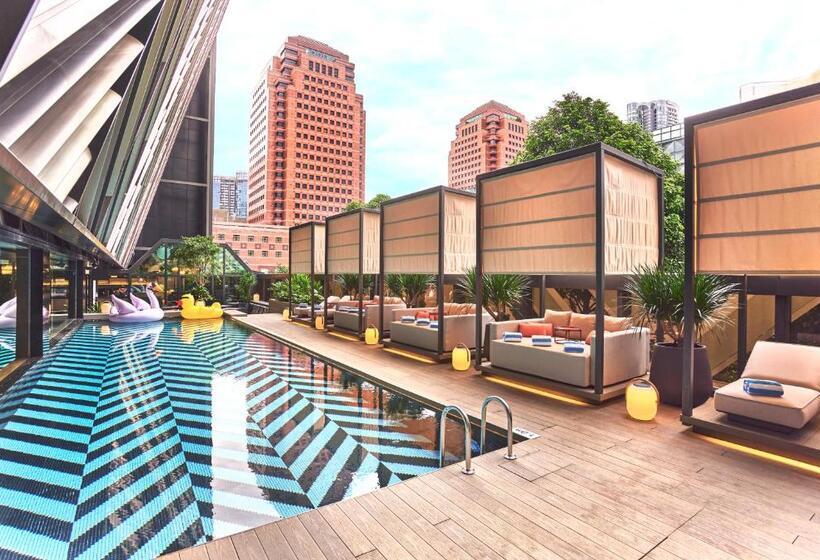 Club Room King Bed, Pullman Singapore Orchard