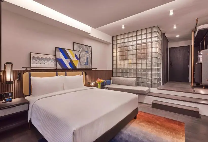 Club Room King Bed, Pullman Singapore Orchard