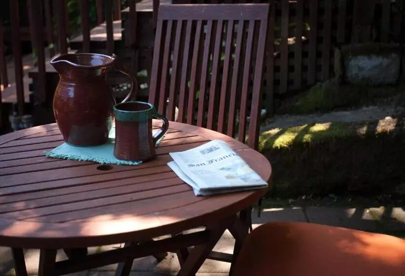 Superior-huone, Calistoga Wine Way Inn