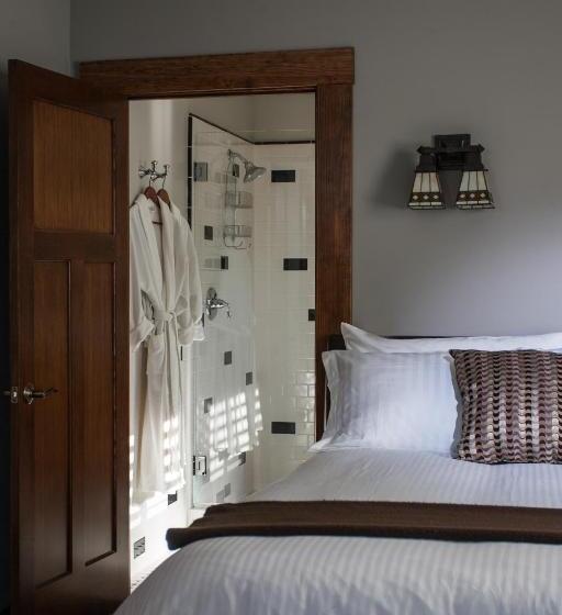 스위트 킹사이즈 침대, Calistoga Wine Way Inn