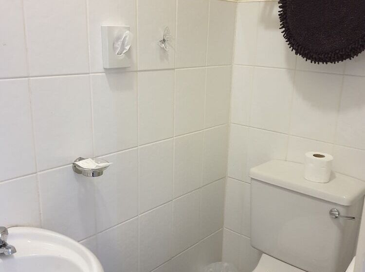 اتاق استاندارد, Waters Edge