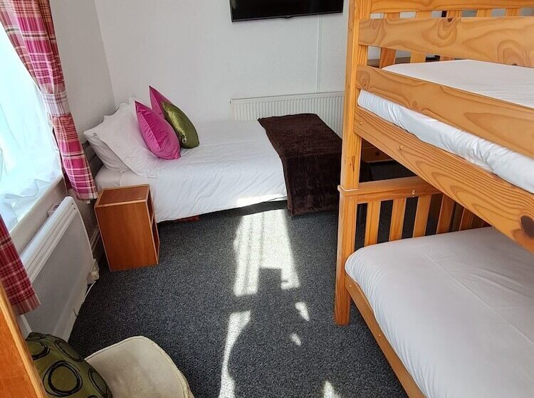 اتاق خانوادگی, Waters Edge