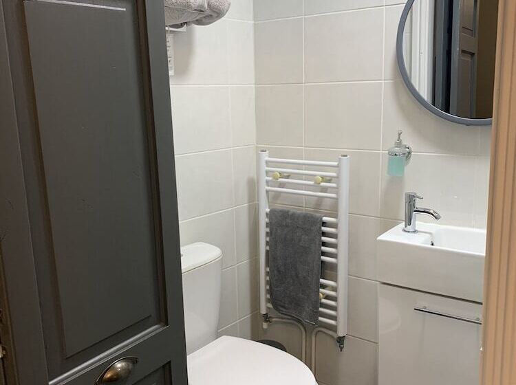 اتاق استاندارد, Castle View Bed And Breakfast