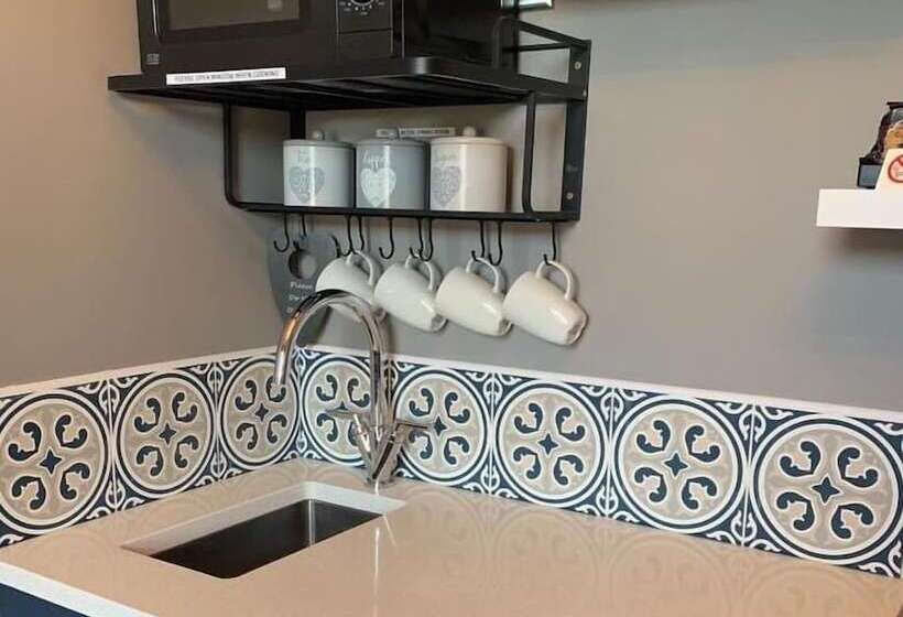 سوییت لوکس, Castle View Bed And Breakfast