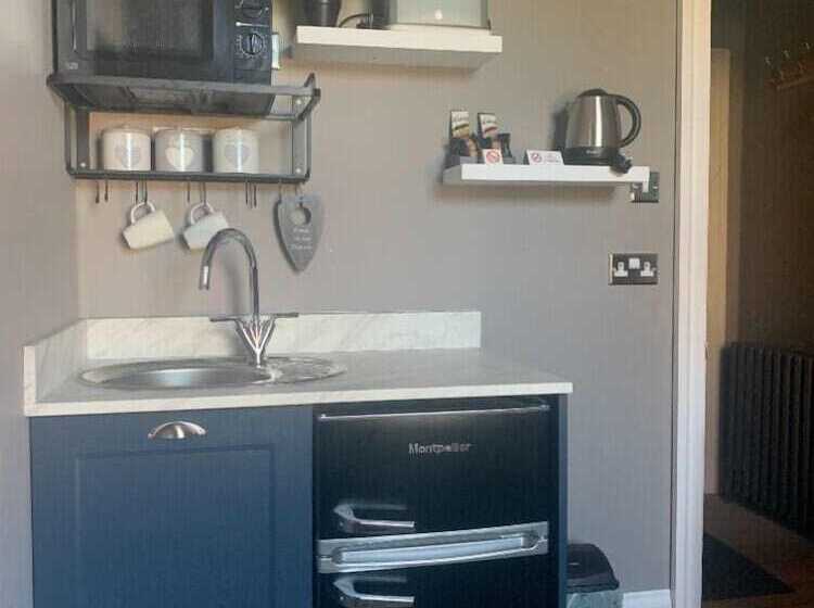 سوییت لوکس, Castle View Bed And Breakfast