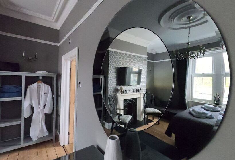 سوییت لوکس, Castle View Bed And Breakfast