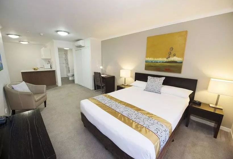 استودیوی استاندارد, Gladstone City Central Apartment Hotel Official