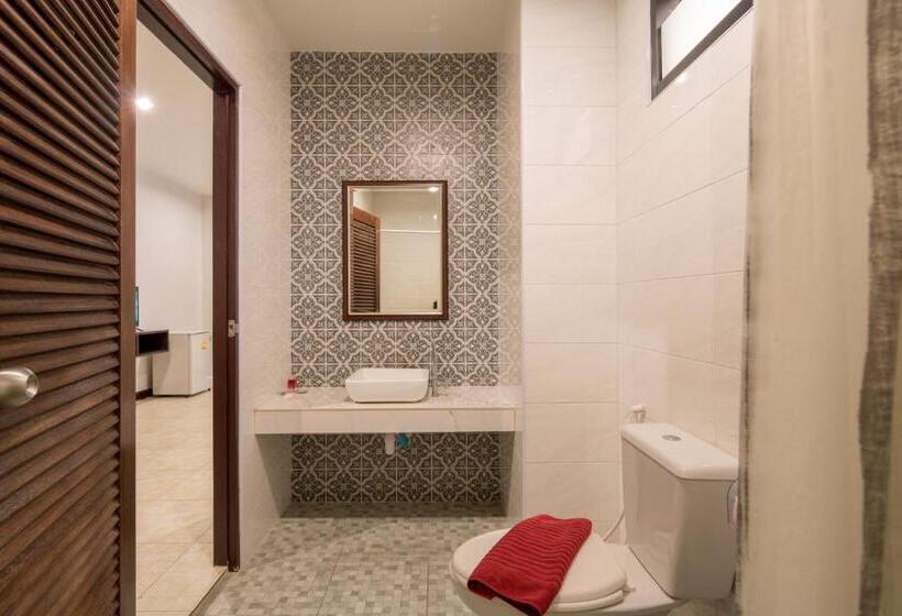 디럭스 스튜디오, Amarin Hotel Patong