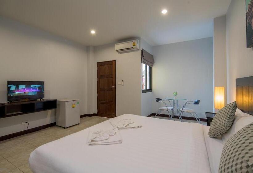 디럭스 스튜디오, Amarin Hotel Patong