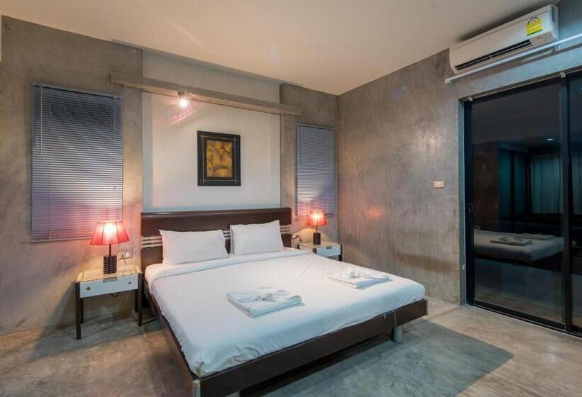 شقة غرفة واحدة, Amarin Hotel Patong