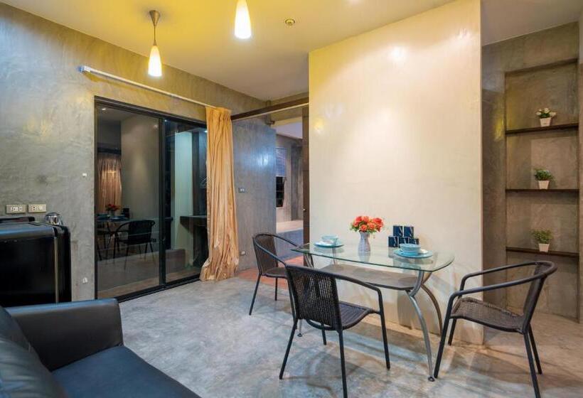 شقة غرفة واحدة, Amarin Hotel Patong