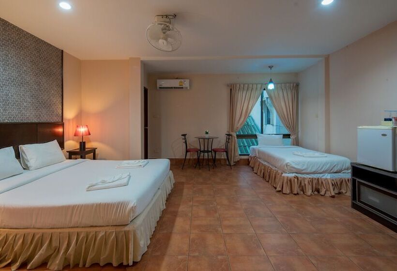 수피리어 트리플 룸, Amarin Hotel Patong