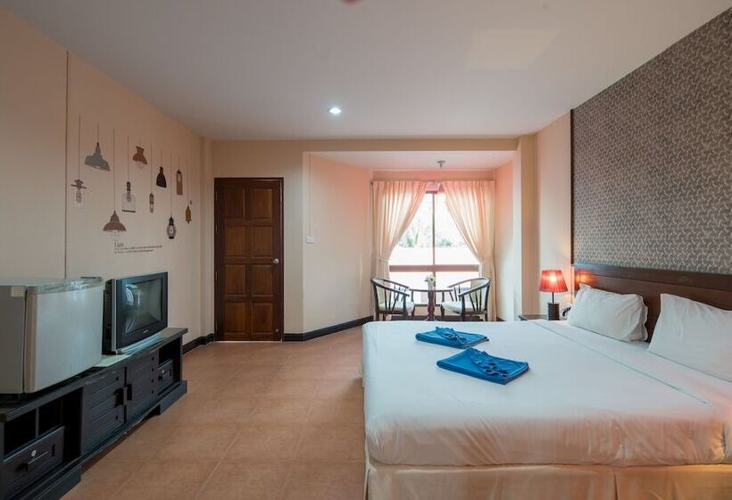 إستوديو سوبيريور, Amarin Hotel Patong