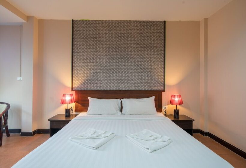 إستوديو سوبيريور, Amarin Hotel Patong